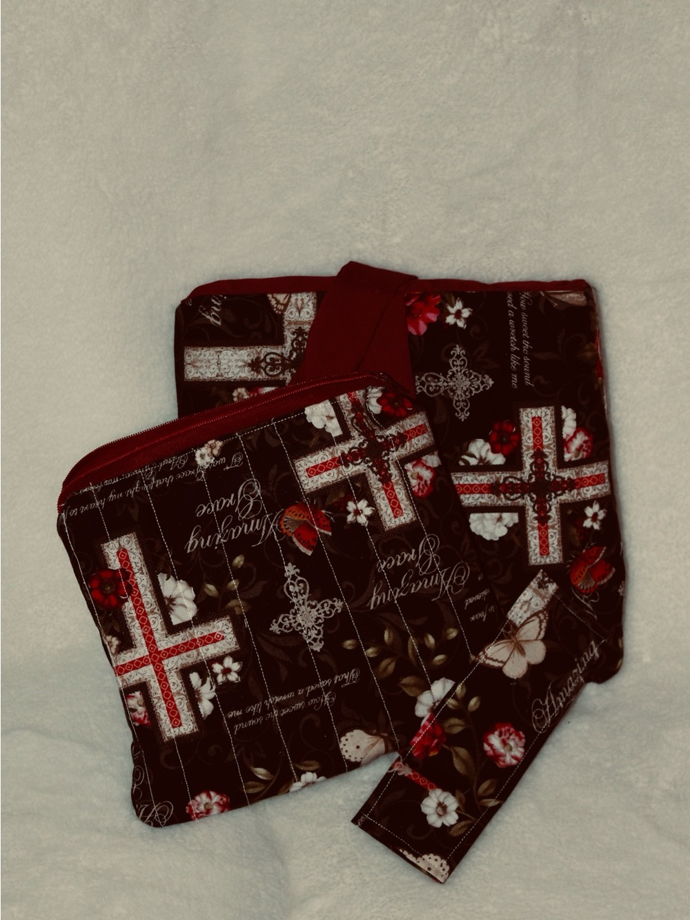 Quilted Floral Cross Pattern Bible/book sleeve Set - Burgundy, Red, White